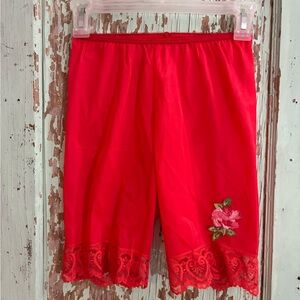 VTG Elegant Red Lace Trim Women's Slip shorts w rose embroidery